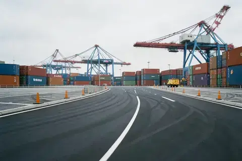 神戸港コンテナターミナル